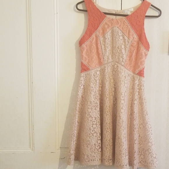 Dress - Picture 1 of 3